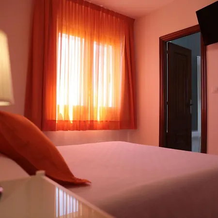 Hotel Playa De Catedrales