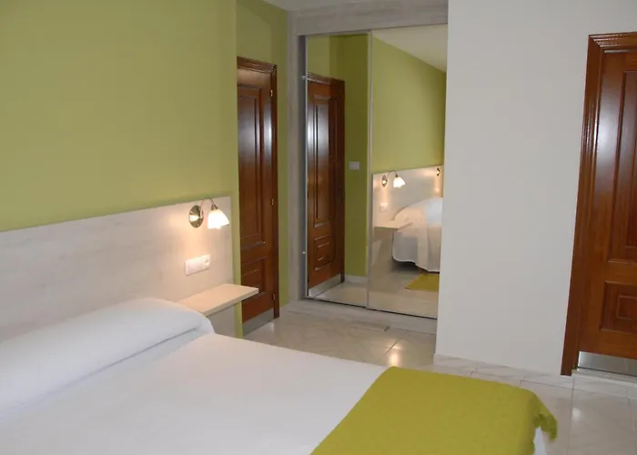 Playa De Catedrales 2*